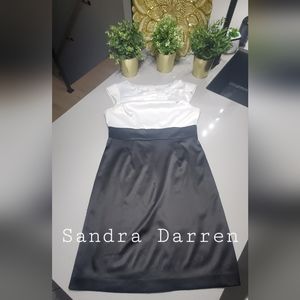 SANDRA DARREN Superbe robe chic entièrement doublée fini satiné